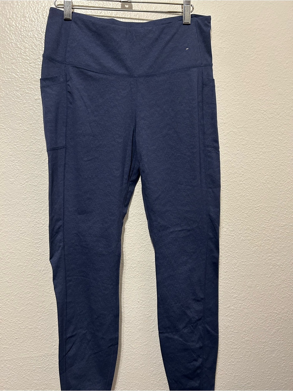 Mondetta Dark Navy Performance Leggings with Side Pockets